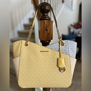 NWT🌼Michael Kors Large Chain Shoulder Tote